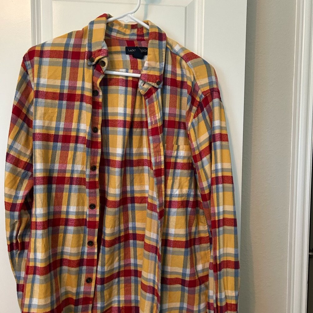 Men's Medium Vintage Plaid Flannel Button Down.